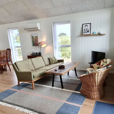 Prázdninový dům Ferienhaus-mit-whirlpool-zwei-terrassen-und-zwei-baedern Blokhus