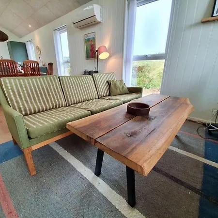 Ferienhaus-mit-whirlpool-zwei-terrassen-und-zwei-baedern *