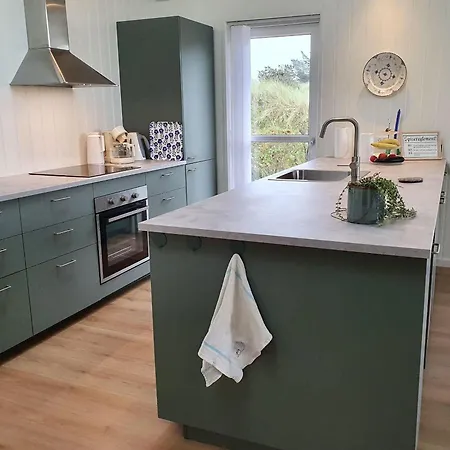 Ferienhaus-mit-whirlpool-zwei-terrassen-und-zwei-baedern *