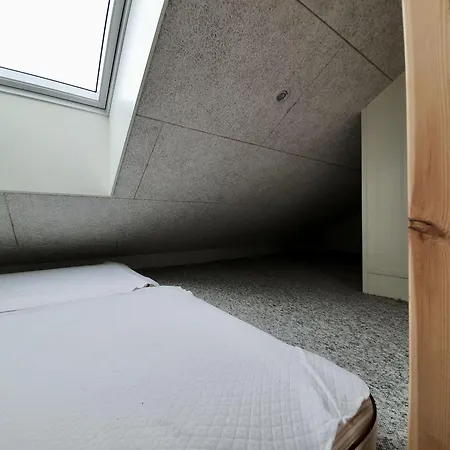 Ferienhaus-mit-whirlpool-zwei-terrassen-und-zwei-baedern بلوكهوس